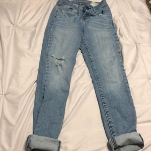 Levi’s ripped jeans